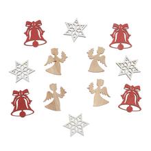 Dřevěné ozdoby v mixu barev, včetně zvonků, andělů a sněhových vloček.