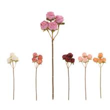 Umělé květy růže vícekvěté bez listů v různých barvách.