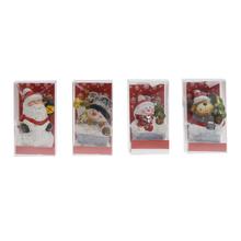 Vánoční figurky: sob, Santa, sněhulák a medvěd.