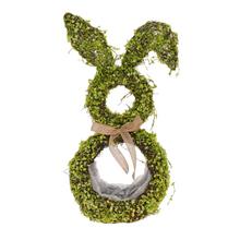 Zelený zajíc z ratanu s košíkem