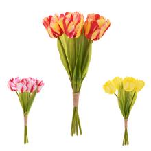 Kytice umělých tulipánů v mixu barev.