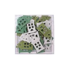 Dřevěné ozdoby domečky v bílé a zelené barvě.