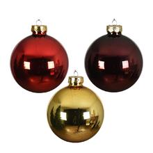 Vánoční koule v lesklé a matné červené a zlaté barvě, průměr 6 cm.
