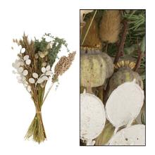 Kytice vánočních sušených květin o rozměru 67 cm.