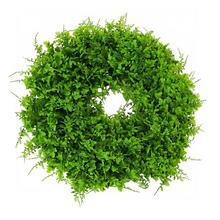 Věnec s kapradím o průměru 45 cm.