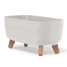 Bílý květináč Gracia z ekologického dřeva s nožičkami.