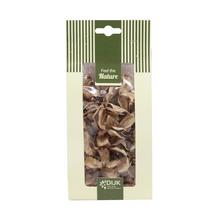 Sušený kokosový materiál v balení.